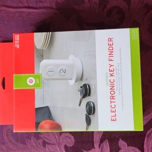 New portable electronic key finder